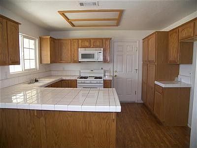 4th image of 15238 Vasquez Ln