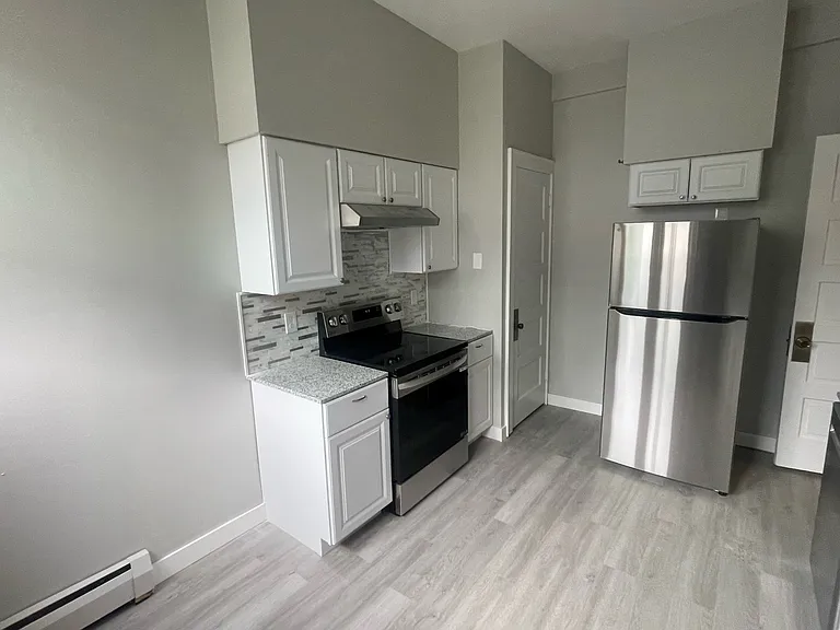 93 Edinburgh St #A — Photo 2