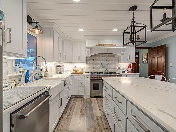 5th image of 380 Morningside Cir