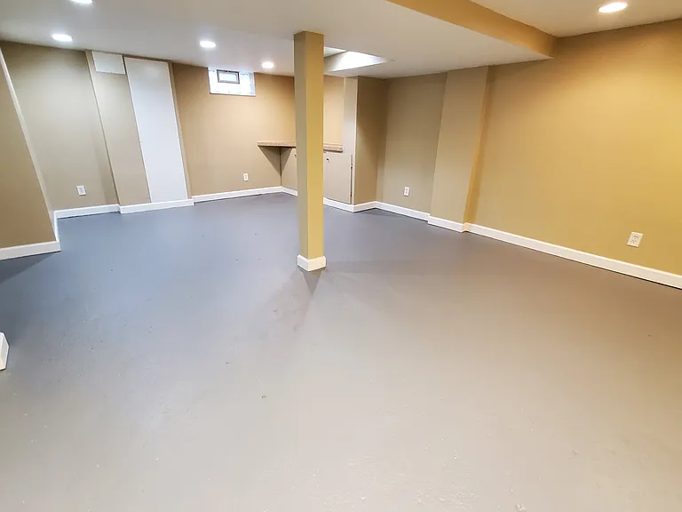 521 N Rembrandt Ave — Photo 31