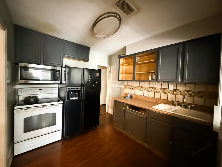 1027 Waring Rd — Photo 5
