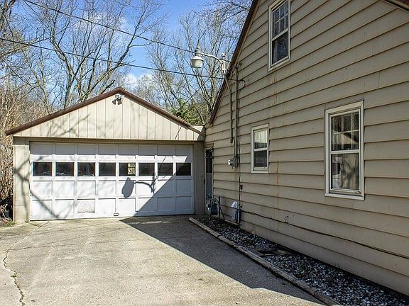 4th image of 10655 Chicago Dr
