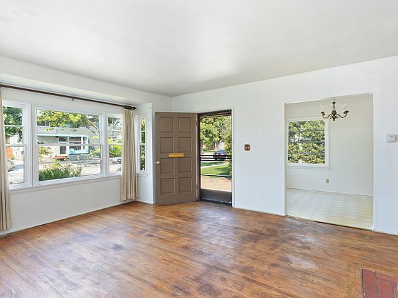3rd image of 10956 Pickford Way