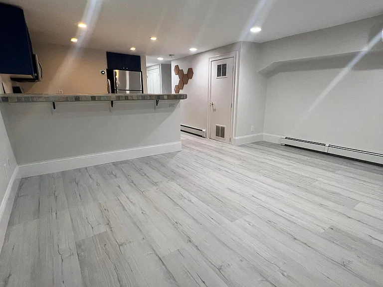 571 E Broadway #1 — Photo 1