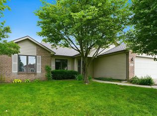 427 Marborough Dr, Fort Wayne, IN 46804