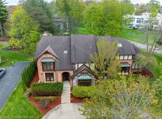 1743 Beechwood Way, Bloomfield Hills, MI 48302