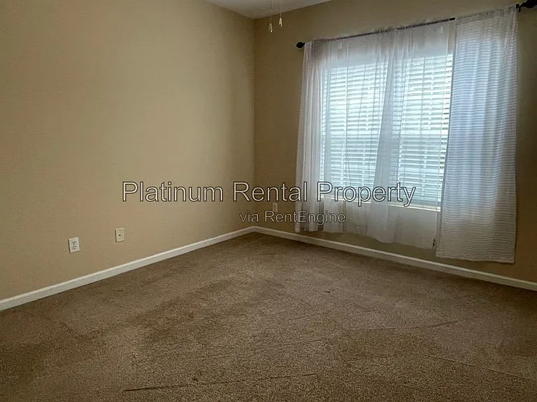 144 Pointe Cir — Photo 33