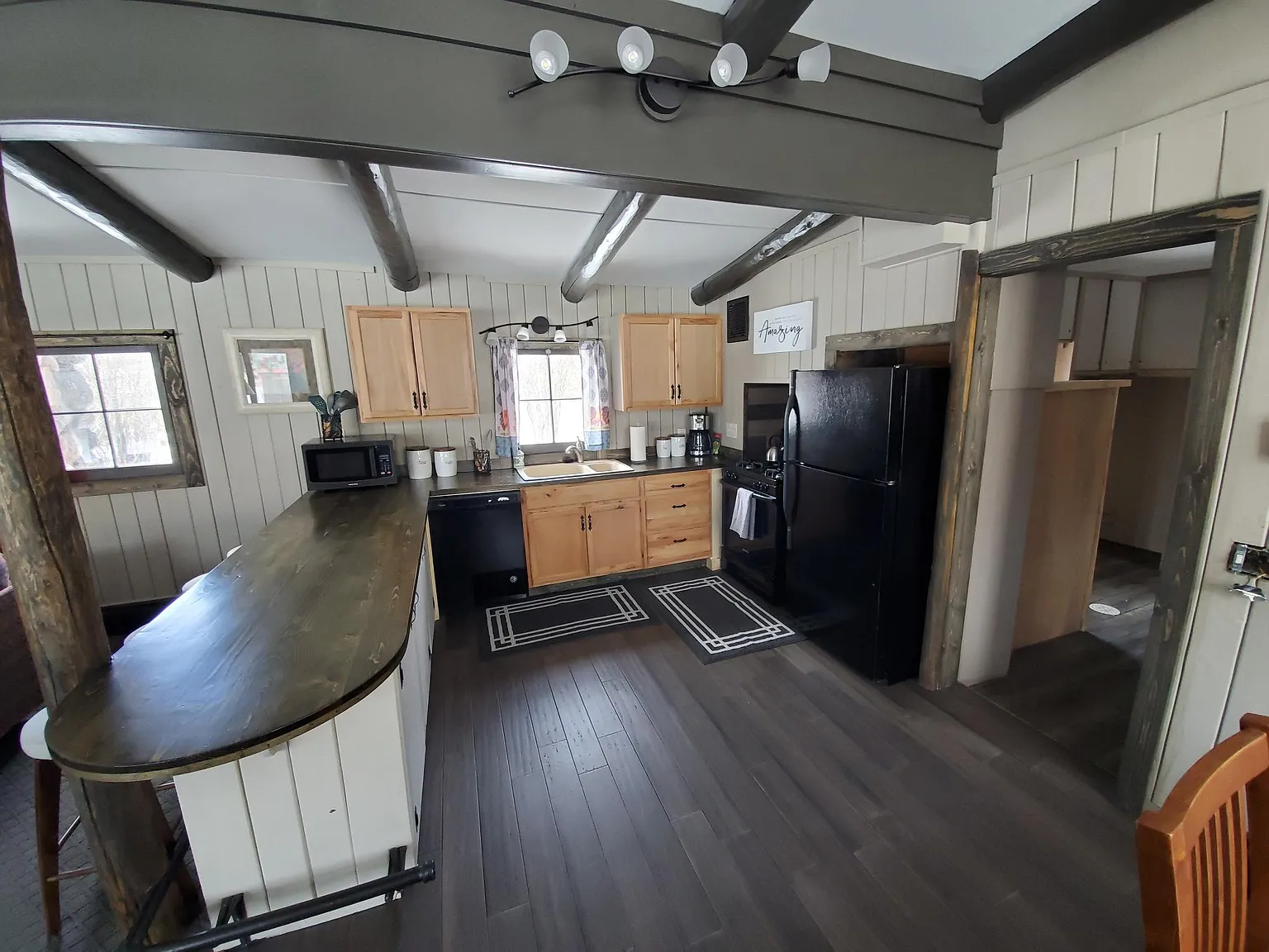 3 bed, 1.5 bath, 2100 sqft, $2,950 — Photo 3