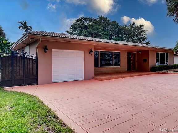 3rd image of 14121 Cypress Ct
