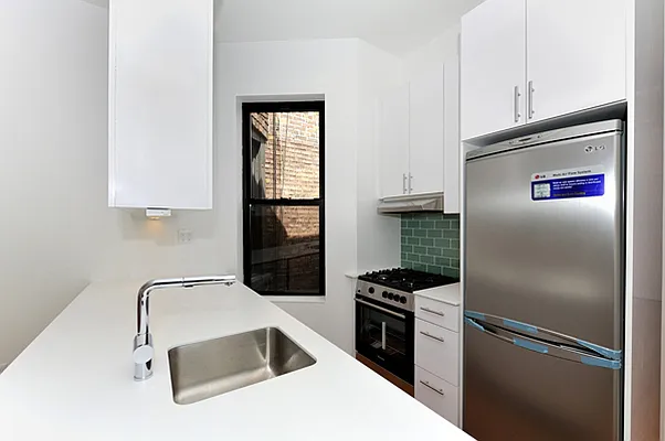 Rented by Aether Property Group | media 38