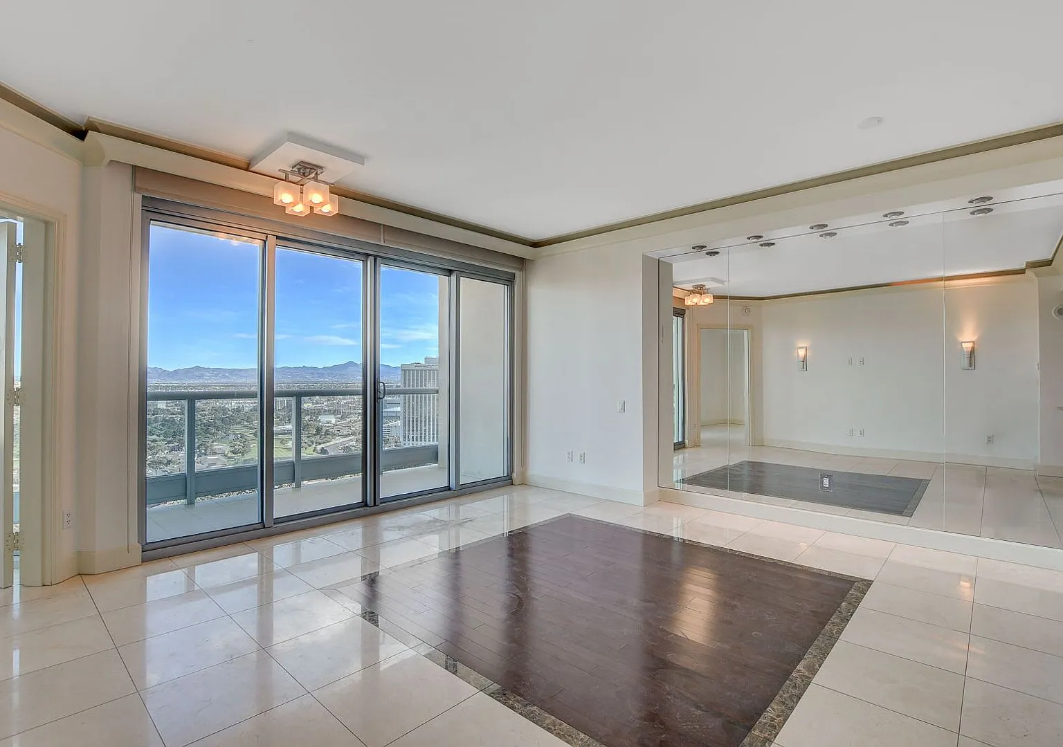 Luxury 27th Floor High-Rise at Turnberry Towers | City & Golf Views — Photo 3