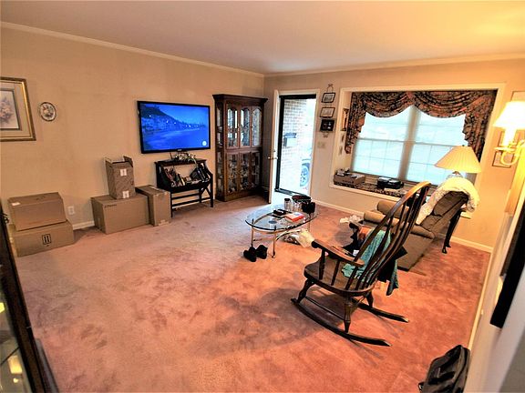 3rd image of 3790 Benhill Dr