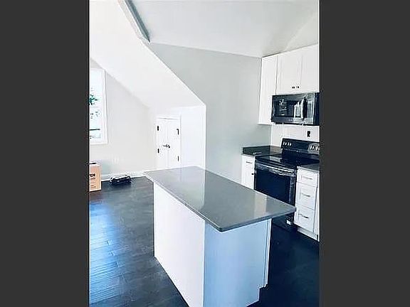 4th image of 1820 Carrollton Ave #1/2