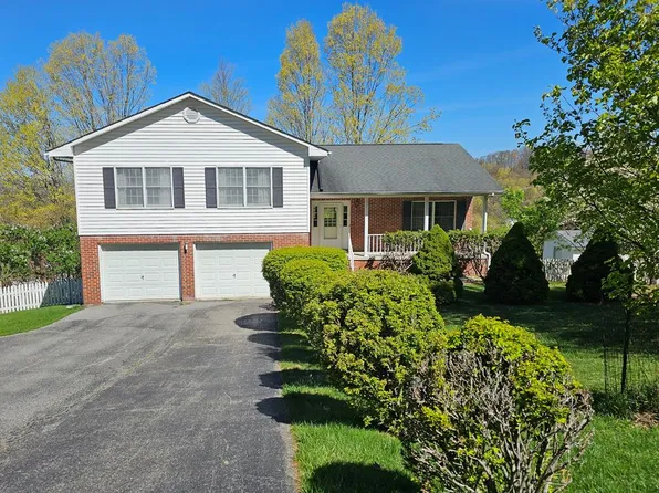 137 Florence Cir, Tazewell, VA 24651