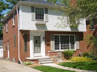 13330 Sherwood Dr, Huntington Woods, MI