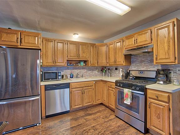 4th image of 119 Elwin St