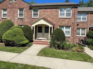 380 Main St APT 40, Chatham, NJ 07928
