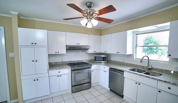 3rd image of 2119 Flamingo Dr