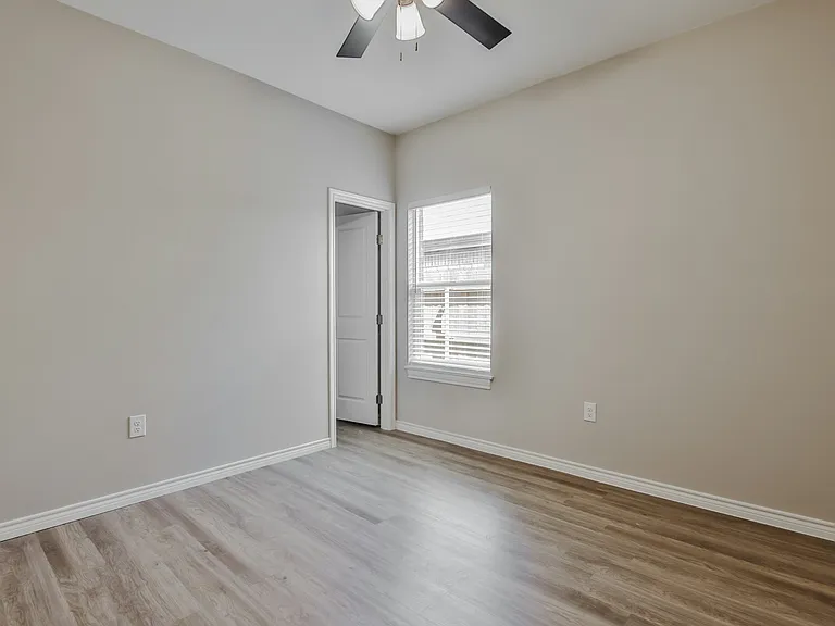 1313 Corpus Ave #B — Photo 13