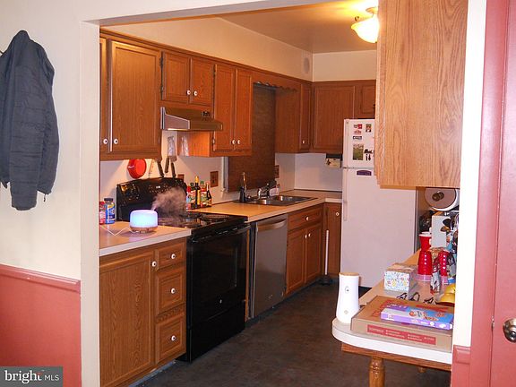 4th image of 347 Catharine St