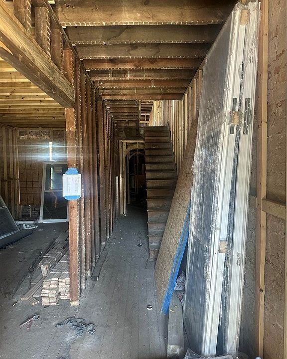 2nd image of 606 N 1st St