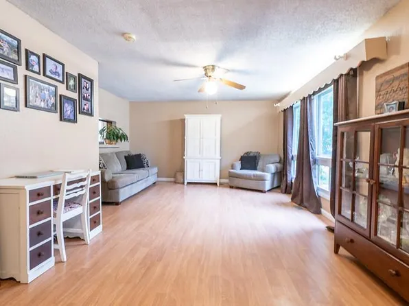 1014 N 18th Pl, Independence, KS 67301