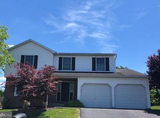 30 Blue Spruce Dr, Enola, PA 17025