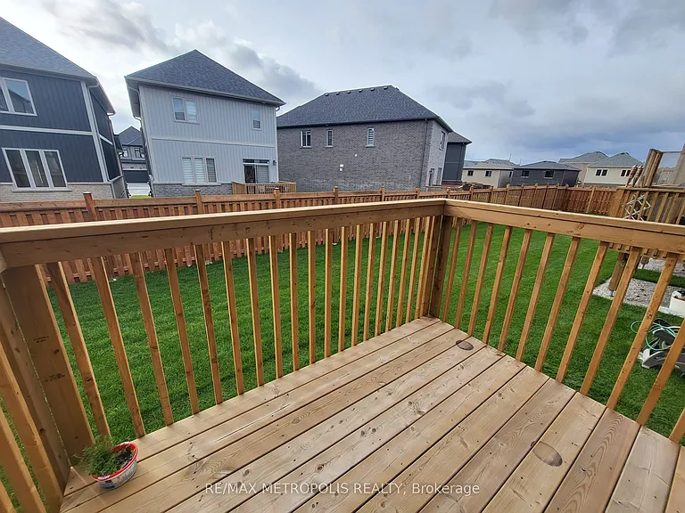 13 Hay Ln — Photo 12