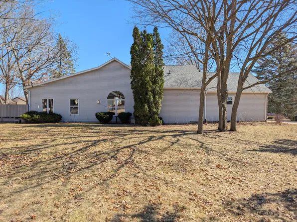 3447 Daren Dr #1, Freeport, IL 61032