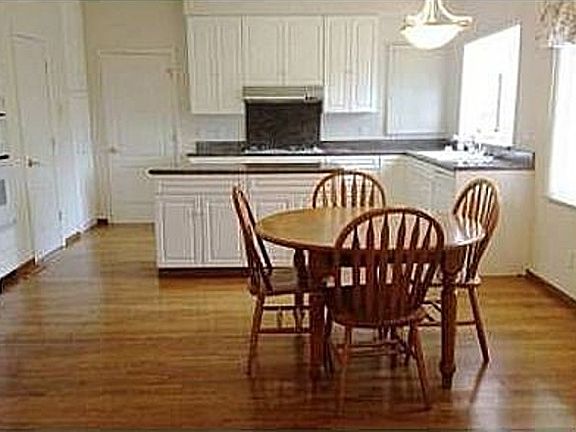 4th image of 4260 Suzanne Dr