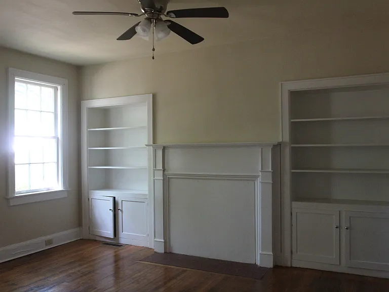 907 W Society Ave #B — Photo 3