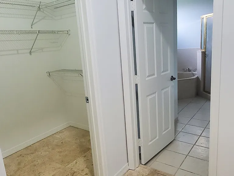 420 SE 23rd Ln — Photo 34