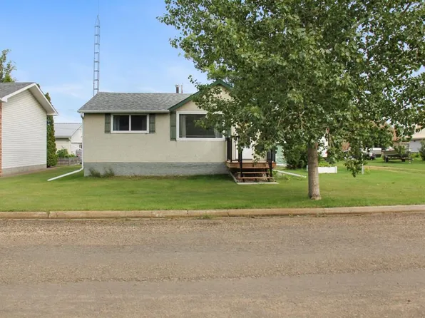 216 W Sanden St, Bawlf, AB T0B 2K0