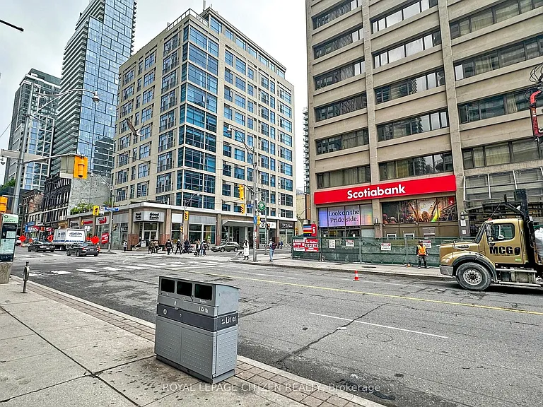 555 Yonge St #302 — Photo 26
