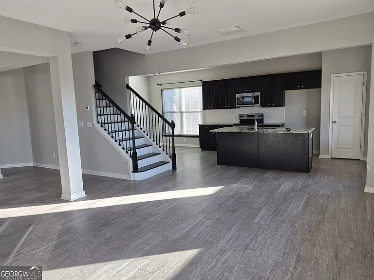 1506 Charcoal Ives Rd — Photo 7