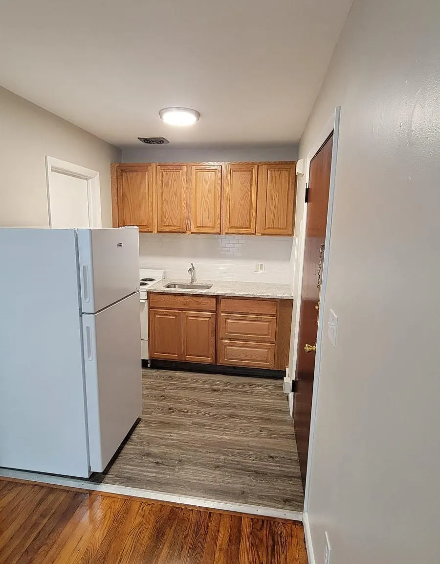 Studio, $1,100 — Photo 4