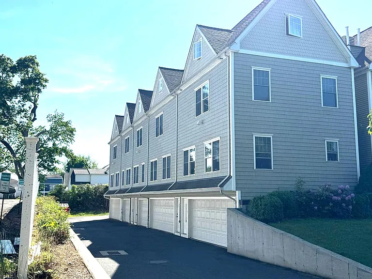 Outdoor/Garage