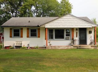 34735 Lois St, Memphis, MI