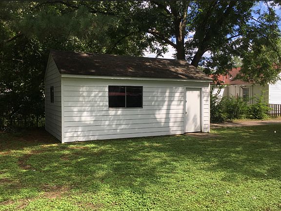 4th image of 4248 Queensbury Ave