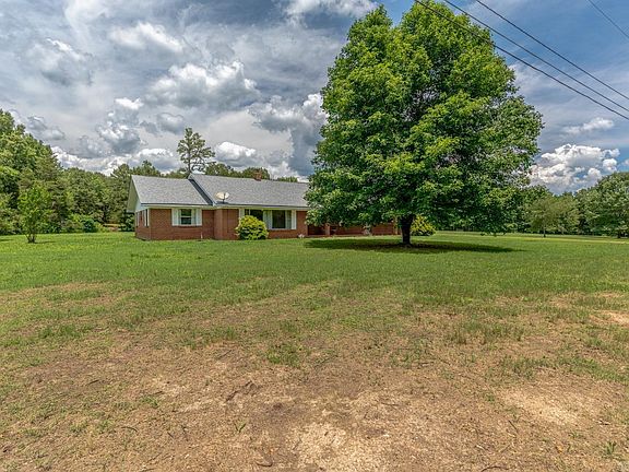 4th image of 506 Hell Creek Rd