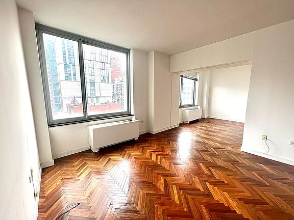 5th image of 360 E 88th St APT 5D