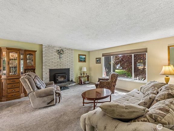 3rd image of 16224 17th Avenue Ct E