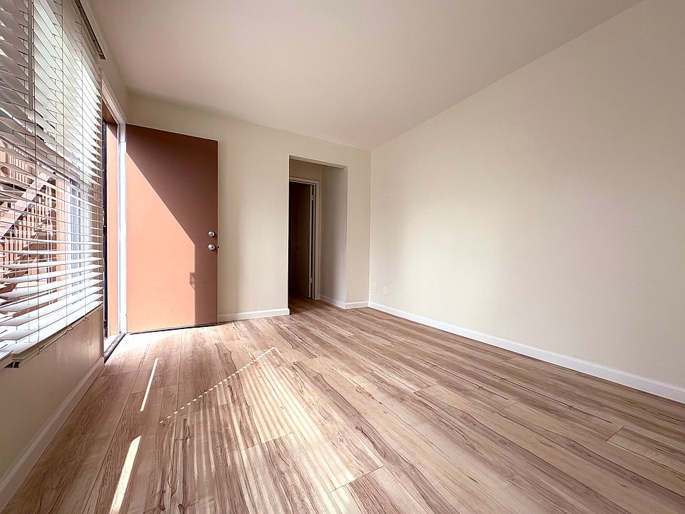 1st image of 2131 Felspar St #1/2
