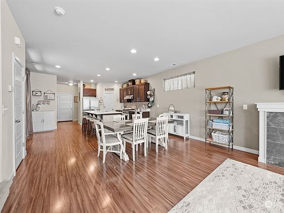 4th image of 11537 174th Street E