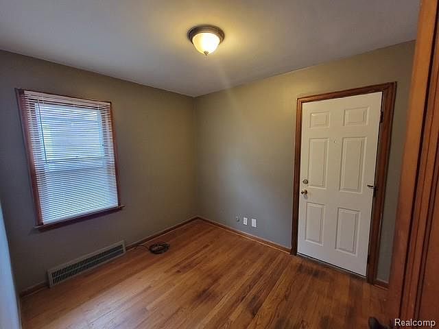21240 Redmond Ave, photo 6