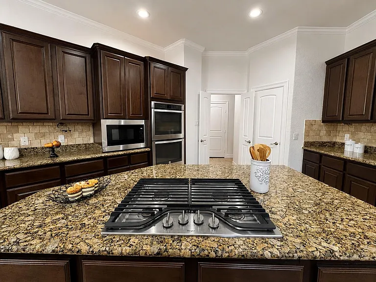 3301 Elm Creek Dr — Photo 15
