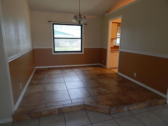 4th image of 2530 Majestic Ave