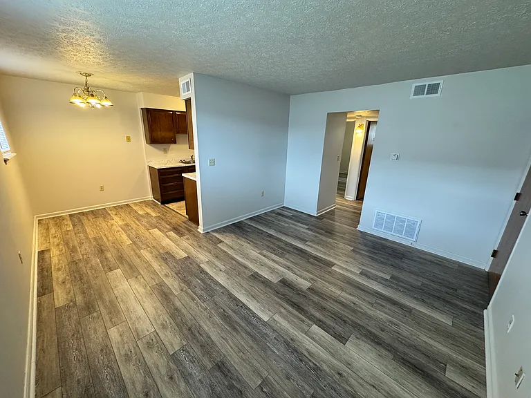 7308 Six Mile Ln — Photo 15