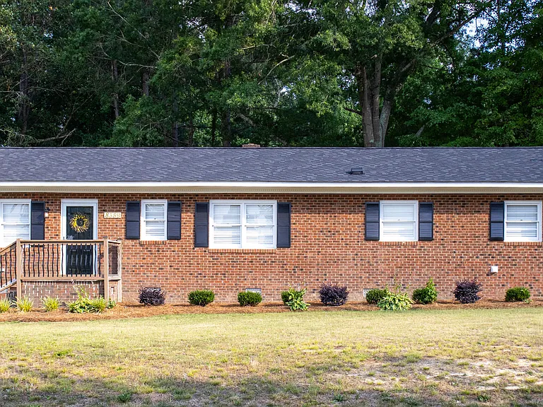 8359 Inscoe Rd — Photo 2