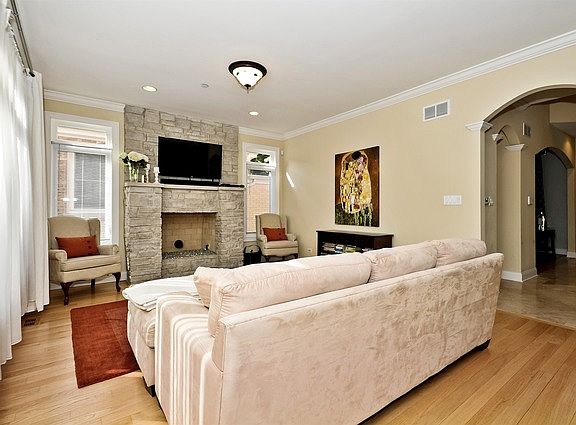4th image of 8653 Hamlin Ave